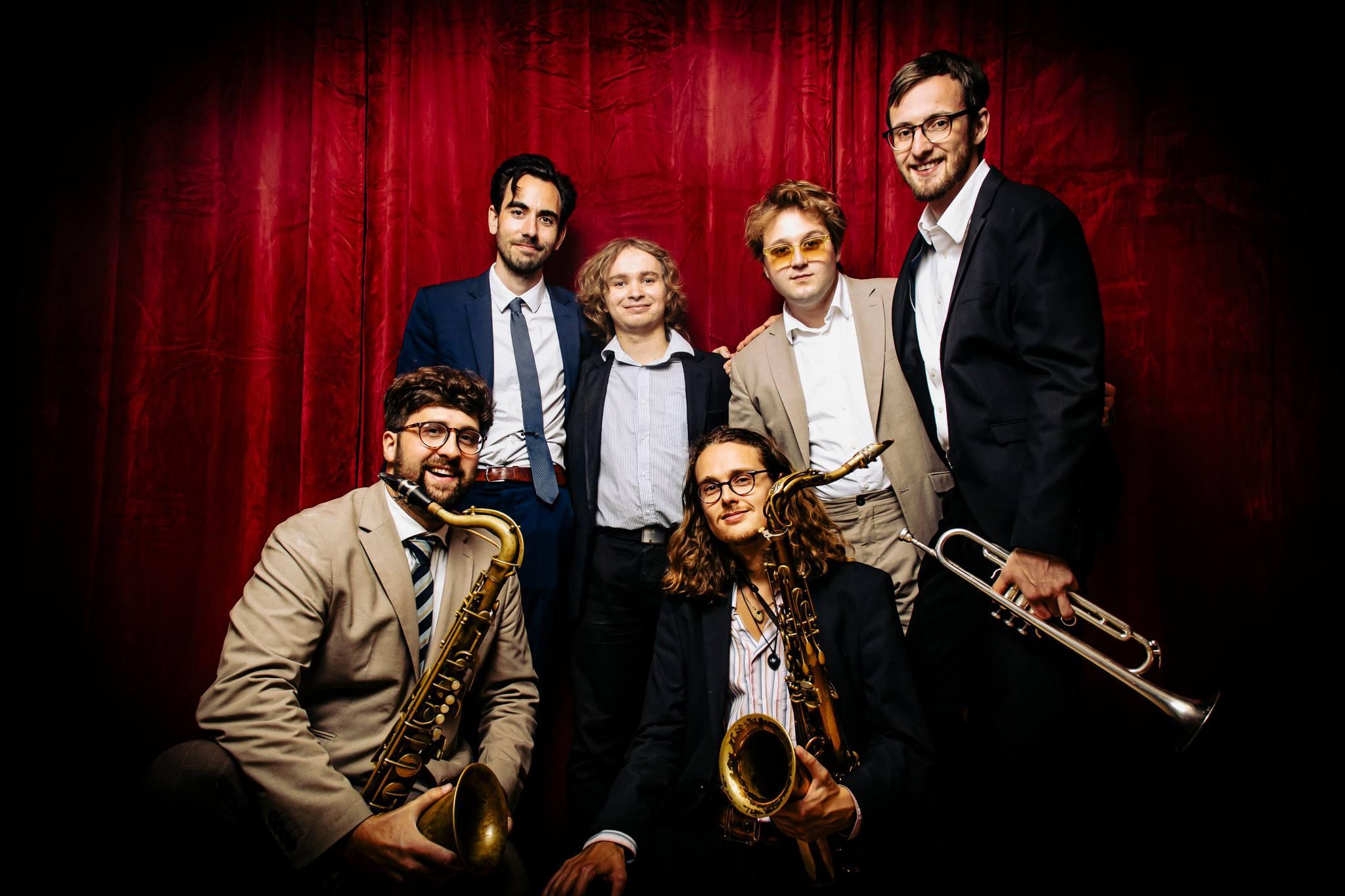 https://jazz-platform-media.ams3.cdn.digitaloceanspaces.com/public-media/CACHE/images/c3bf1ba2e16ca9f95db5fd0f5d9e7e093386a9e3591d7c2aec5e7d39f1a2c604/bf77881f1ac9a5f1a8f7ff81801c51fa.jpg