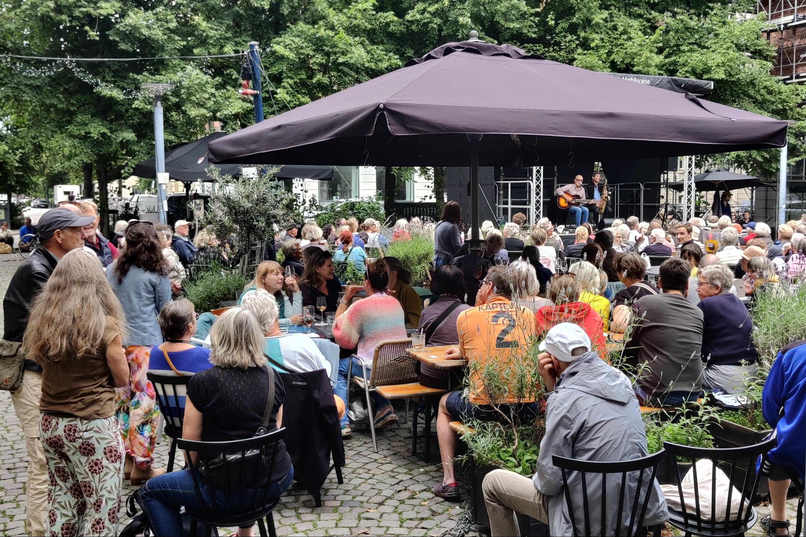 https://jazz-platform-media.ams3.cdn.digitaloceanspaces.com/public-media/CACHE/images/fdee8d6bed783f315a3ff81a242f46d31c73139f577d2052f6c48265244037e8/bf9ceebfa1b9d2534a2bce6618a222b8.jpg
