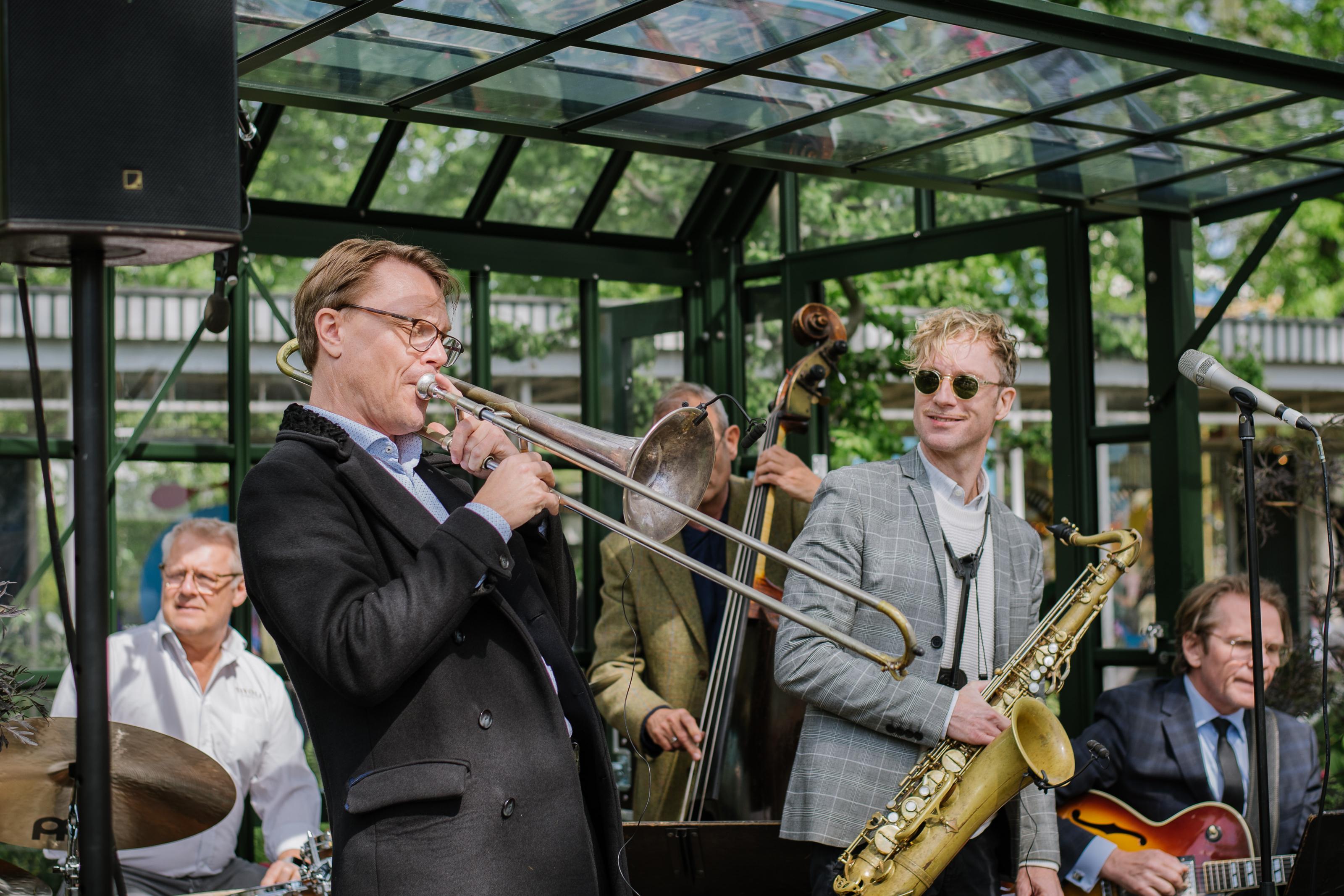 https://jazz-platform-media.ams3.cdn.digitaloceanspaces.com/public-media/CACHE/images/ffab901c8a08651099ceb78a1de71555380b347534c39bdb95ca1c08cc8a339b_J2MpE6Y/0affc9552c7d01b1066aaf3979fde13c.jpg